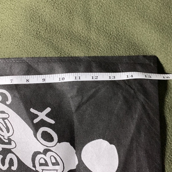 2 Mystery Box bags. 2 sizes. L approx 11 1/2 x 16. S approx 9 1/2 x 13 1/2 - Picture 7 of 9